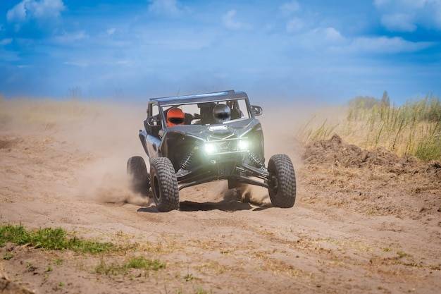 Jak działa napęd 4x4 w samochodzie?