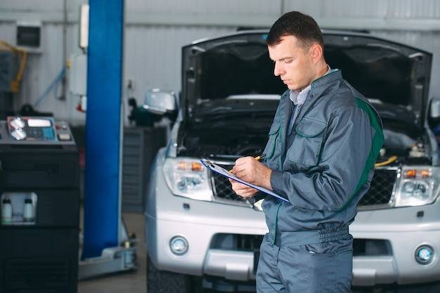 Jaki jest koszt przeglądu technicznego samochodu osobowego?