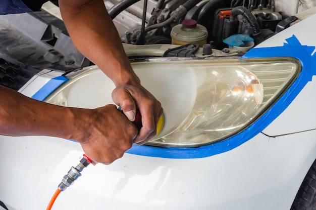 Wymiana oświetlenia samochodowego zrób to sam czy to trudne zadanie?