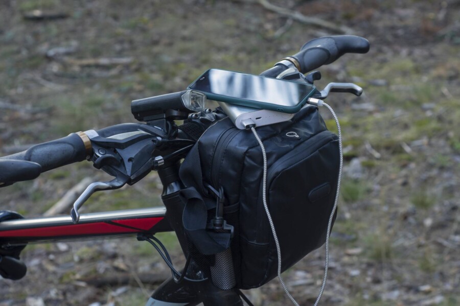 Jakie etui na telefon do motocykla sprawdzi się podczas codziennej jazdy?