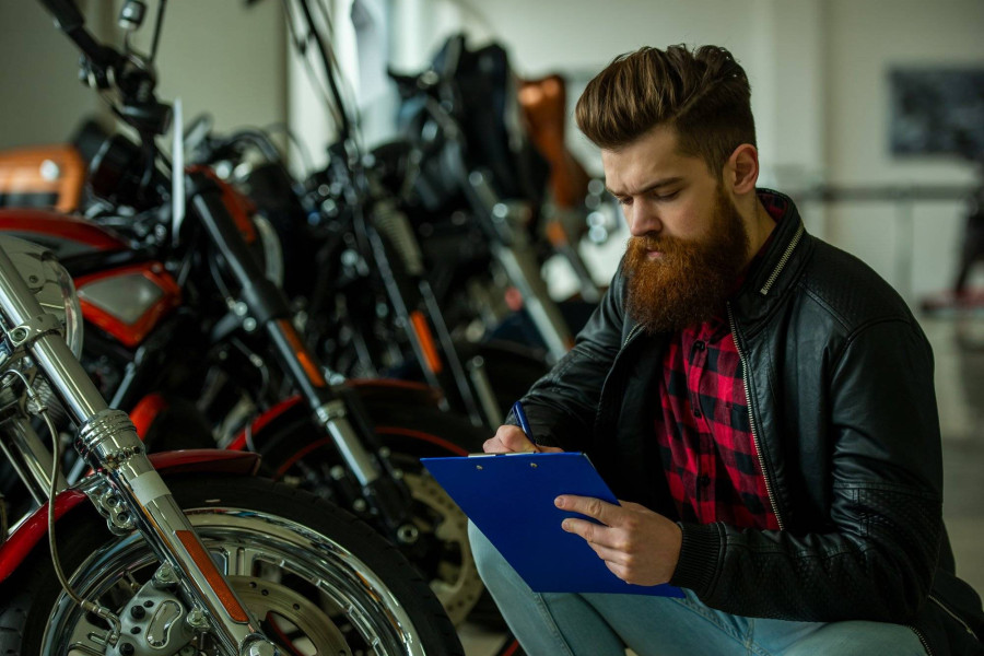 Przegląd motocykla ile kosztuje w serwisie i stacji kontroli?